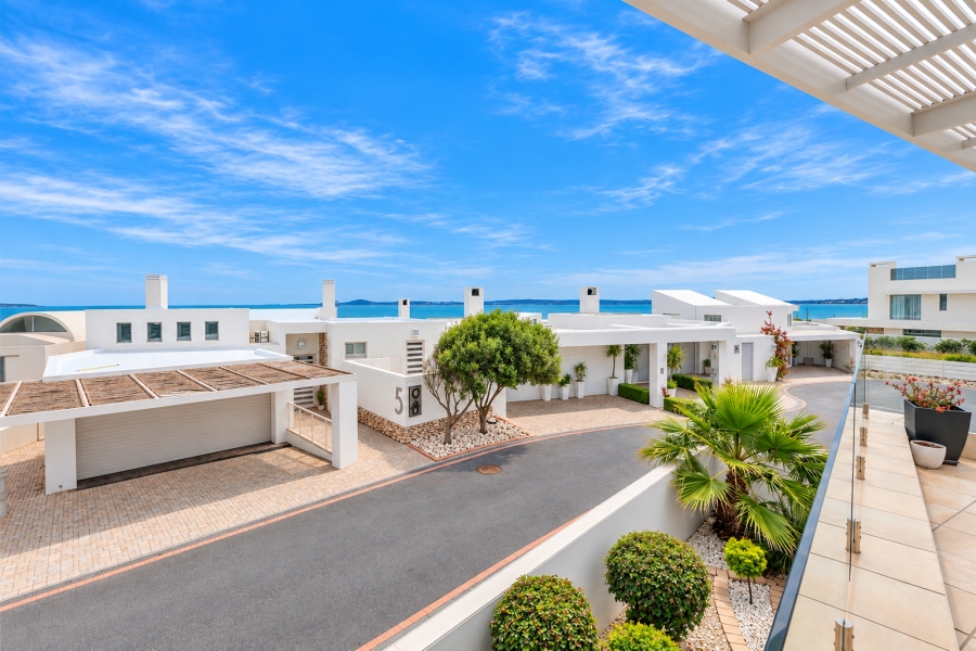 4 Bedroom Property for Sale in Paradise Beach Western Cape